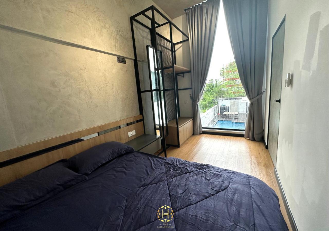The Luxurious 27, Johor Bahru Villa Buitenkant foto