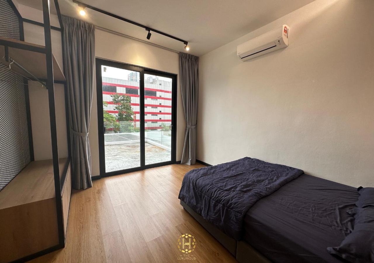 The Luxurious 27, Johor Bahru Villa Buitenkant foto