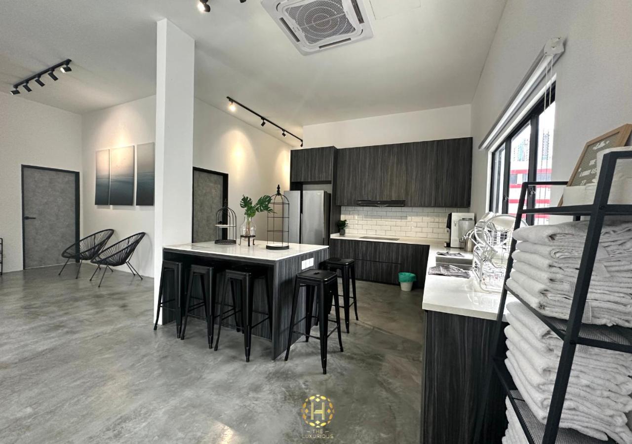 The Luxurious 27, Johor Bahru Villa Buitenkant foto