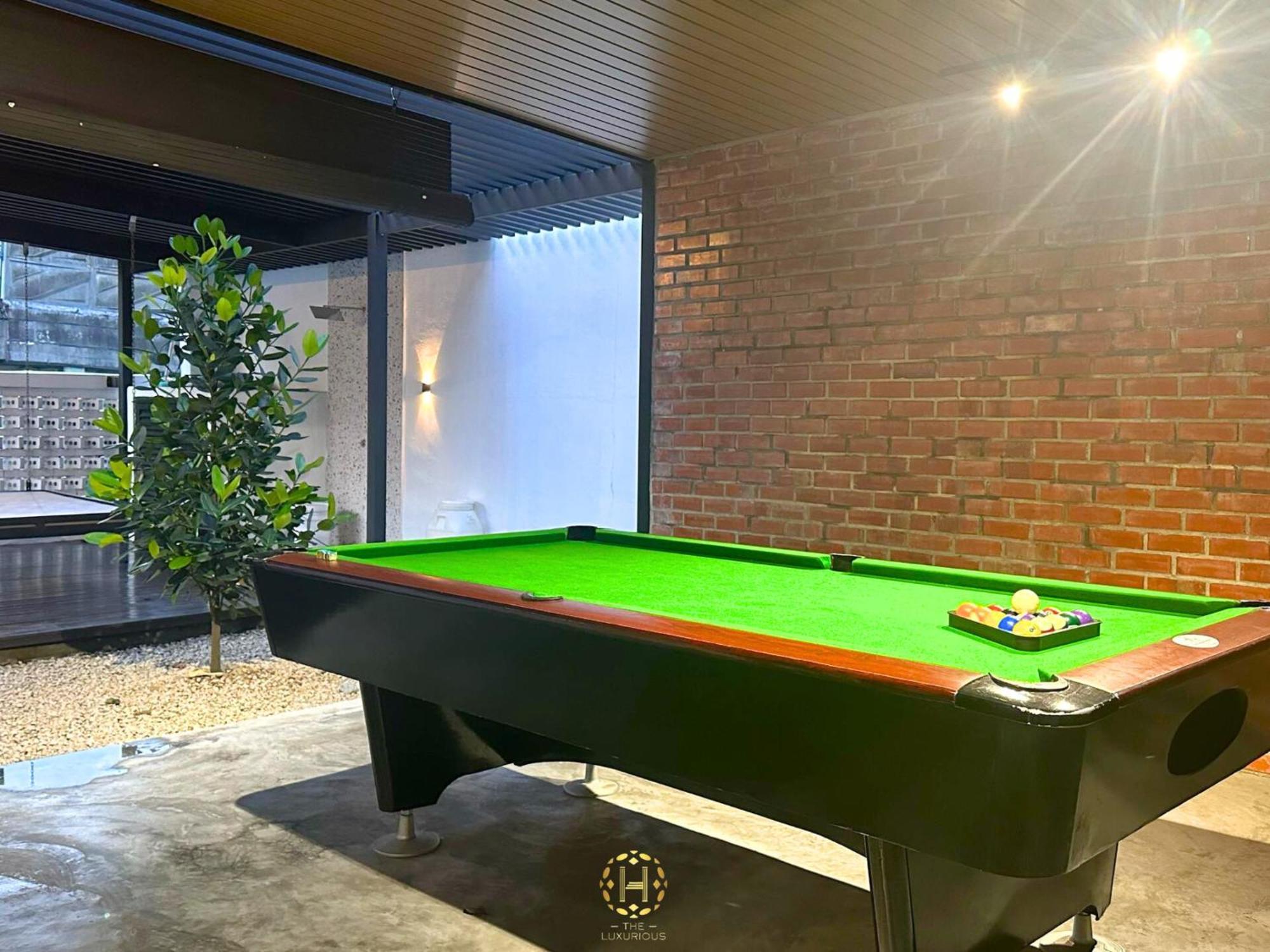 The Luxurious 27, Johor Bahru Villa Buitenkant foto
