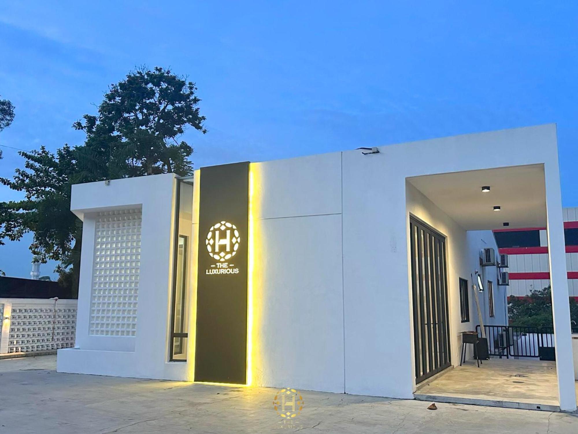 The Luxurious 27, Johor Bahru Villa Buitenkant foto